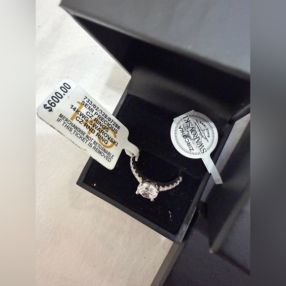 MACY’S 14 KARATS RHODIUM PLATED ROUND CUT RING - Picture 10 of 13